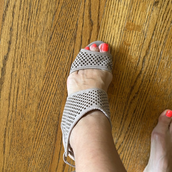 Charlotte Russe Women's Beige Wedges - Picture 6 of 10